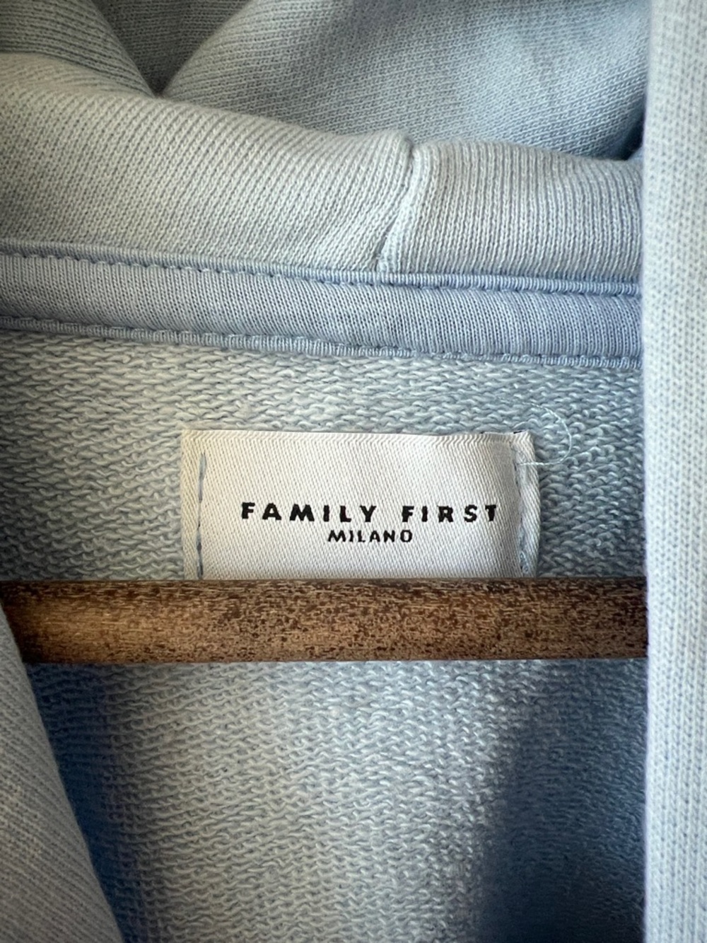Family First Milano “Family & Friends” Hooded Sweatshirt Men’s Size Xl View 3